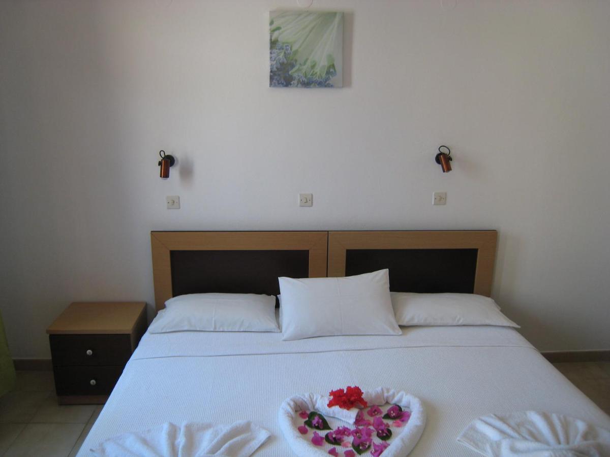 Eleftheria Lindian Ii Aparthotel